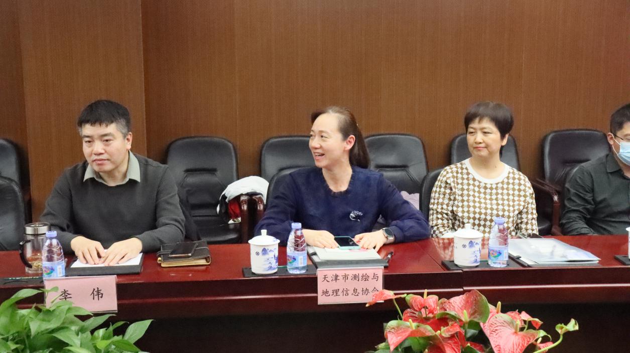 天津市测绘与地理信息协会地理信息应急包管与公共服务委员会手艺交流会在尊龙时凯顺遂召开