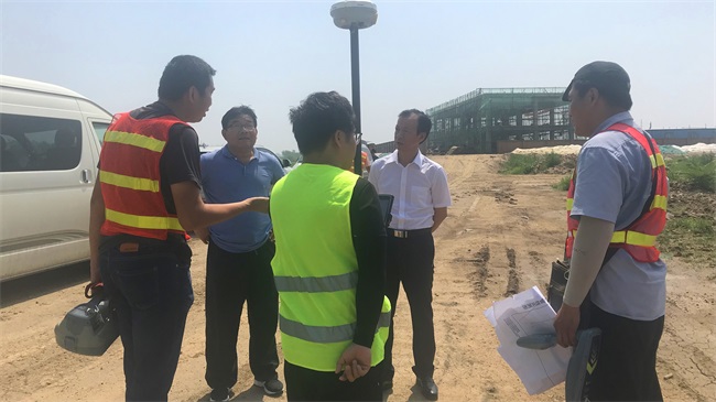 我院开展向一线职工“夏送凉爽”走访慰问活动