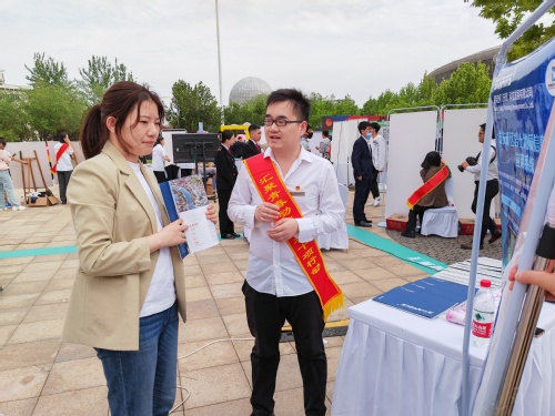 尊龙时凯集团加入团市委“汇聚青春动能 立功十项行动”主题展